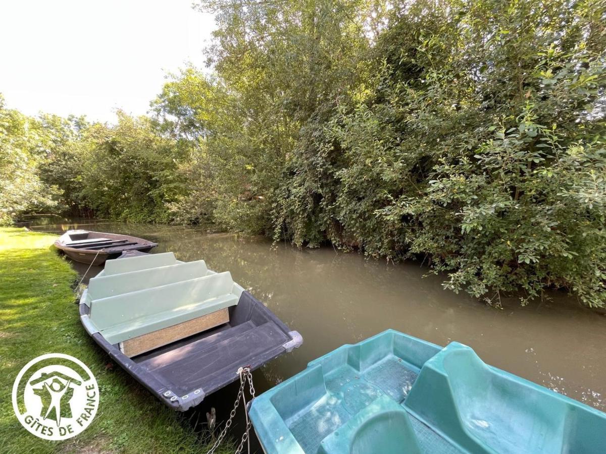 Gite Charmant Au Bord De L'Eau Avec Canoes, Terrasse Et Jardin A Damvix, Au Coeur Du Marais Poitevin. - Fr-1-426-354ヴィラ エクステリア 写真